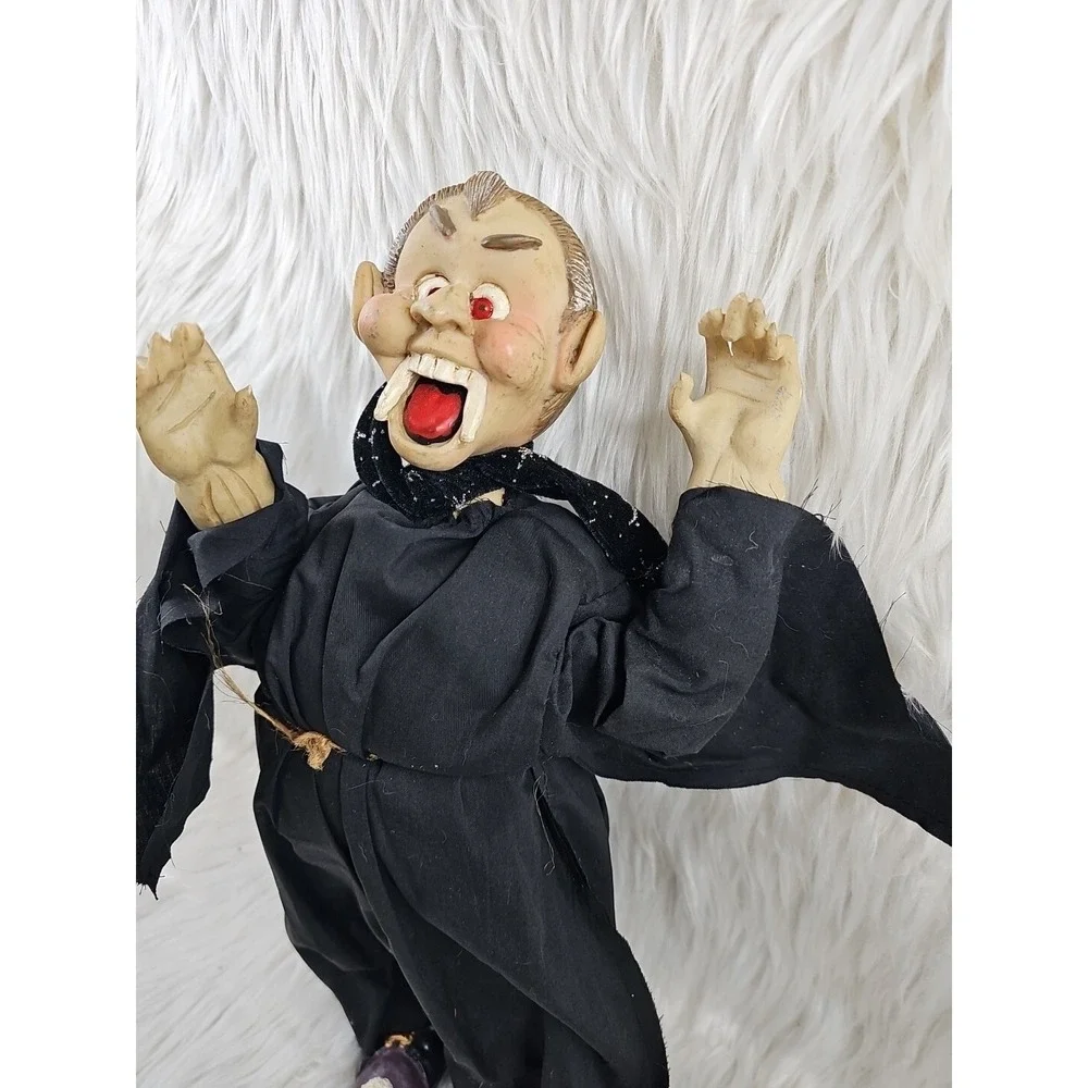 Super Cool Vintage Dracula Vampire 16